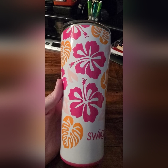 Swig Tropical 32 ounce Tumbler w/ lid NO SCRATCHES - Picture 7 of 8